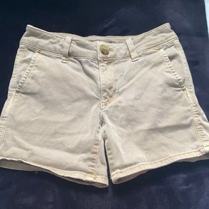 Size 00, American eagle shorts, tan/ khaki color